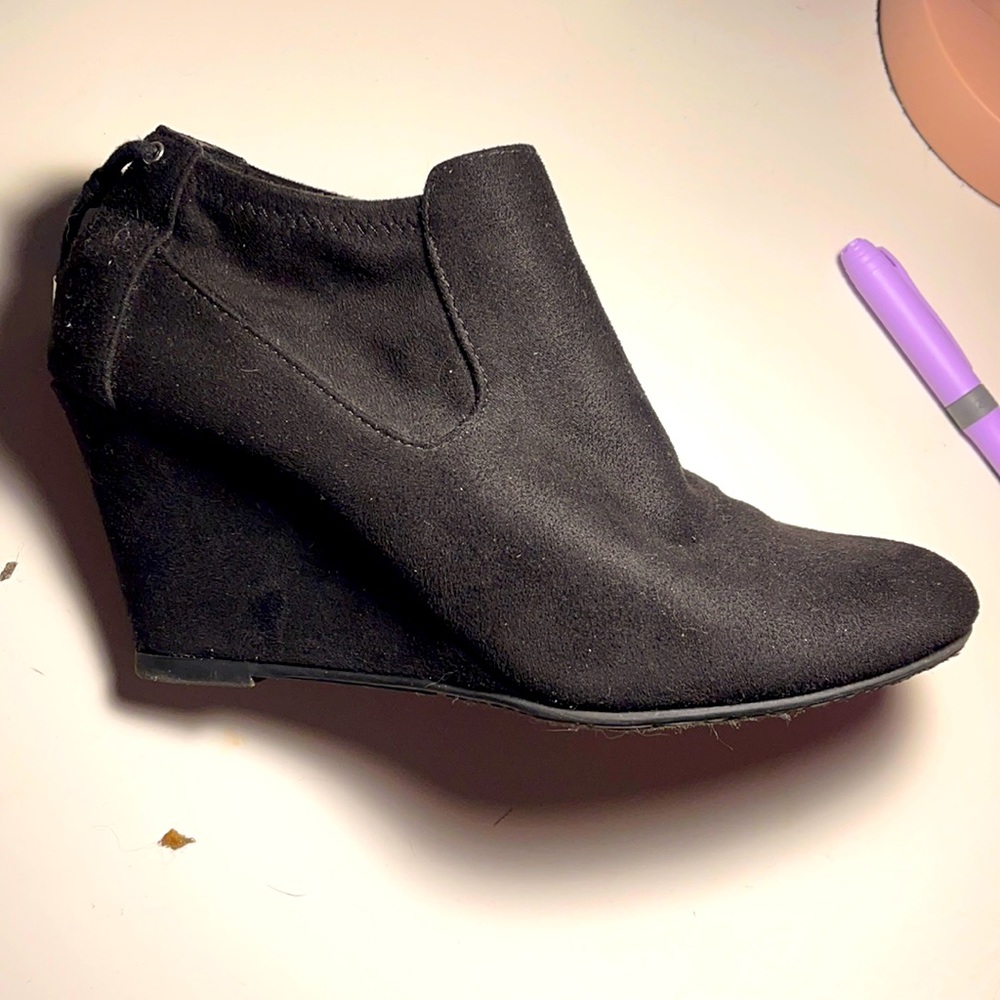 Black heel booties